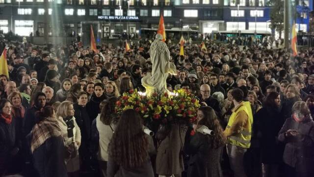Miles de jóvenes volverán a rezar el rosario por las calles de Madrid